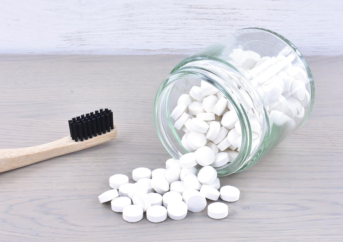 jar-180-toothpaste-tablets-denttabs-fluoride-open